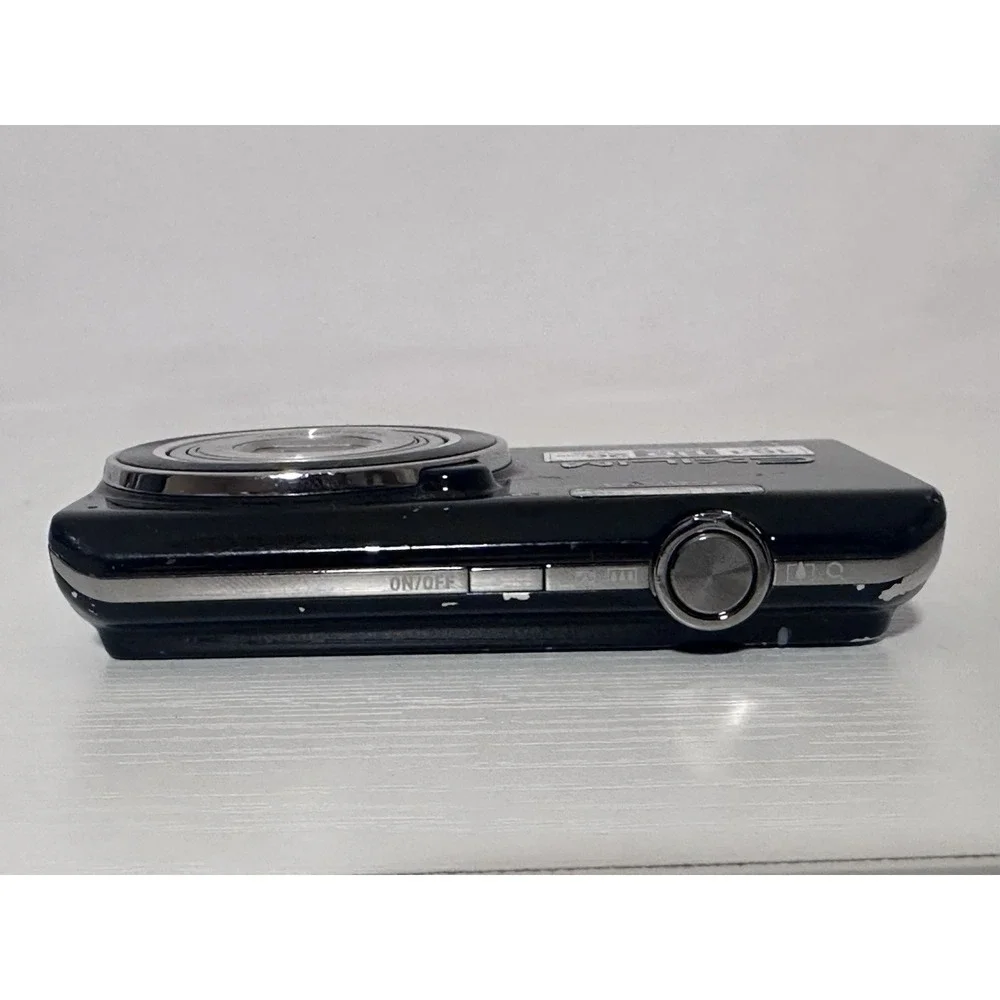 Casio Exilim EX-Z820 16.1MP Compact Point & Shoot Digital Camera Black Untested
